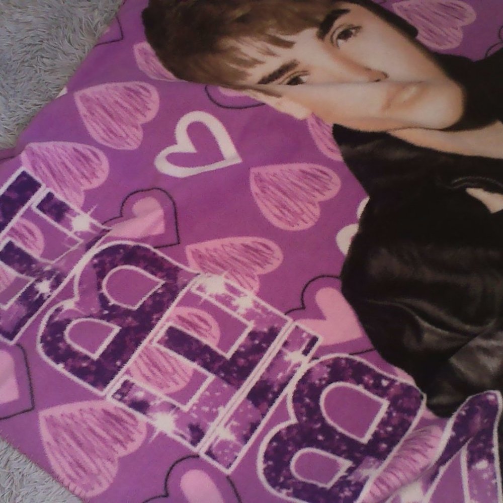 justin bieber throw blanket